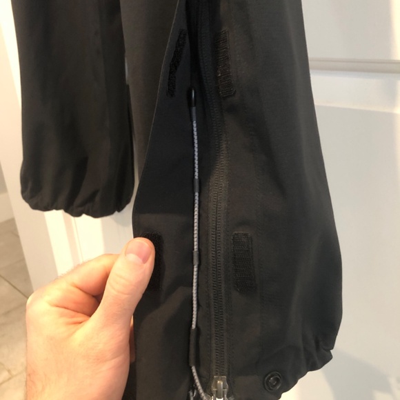 REI shell pants. Rain or snow - Picture 2 of 4